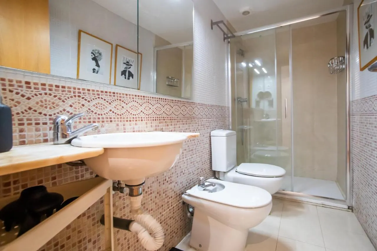E3Val1048 - Newly Decorated Flat Closed To The Cent バルセロナ アパート